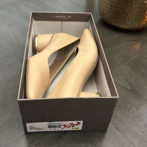 Franco Sarto Pisa Pump - Picture 2 of 12